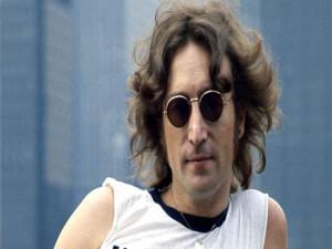 John Lennon'un güneş gözlükleri açık artırmaya çıkıyor